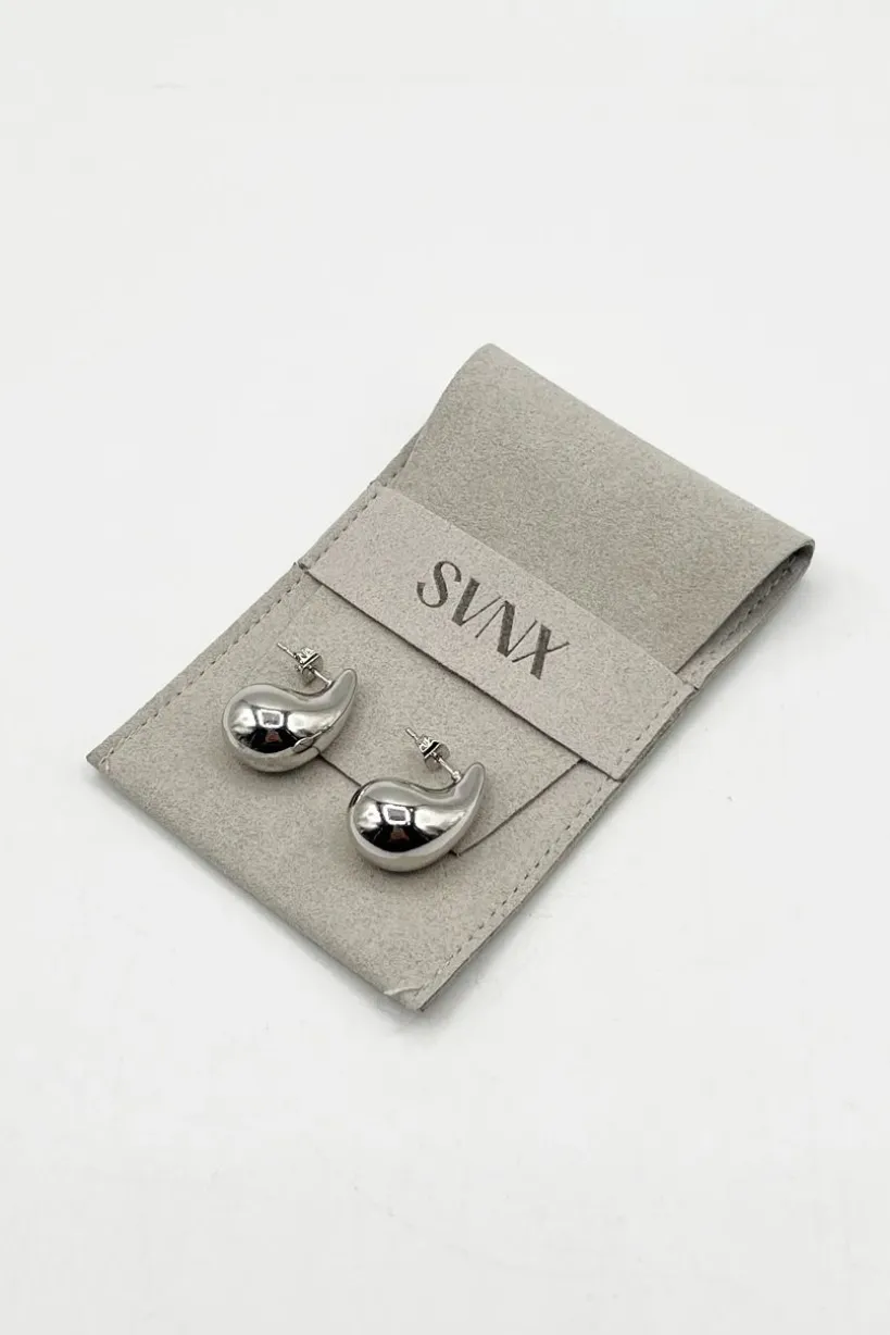 Mini Waterdrop Earring In Silver by SVNX